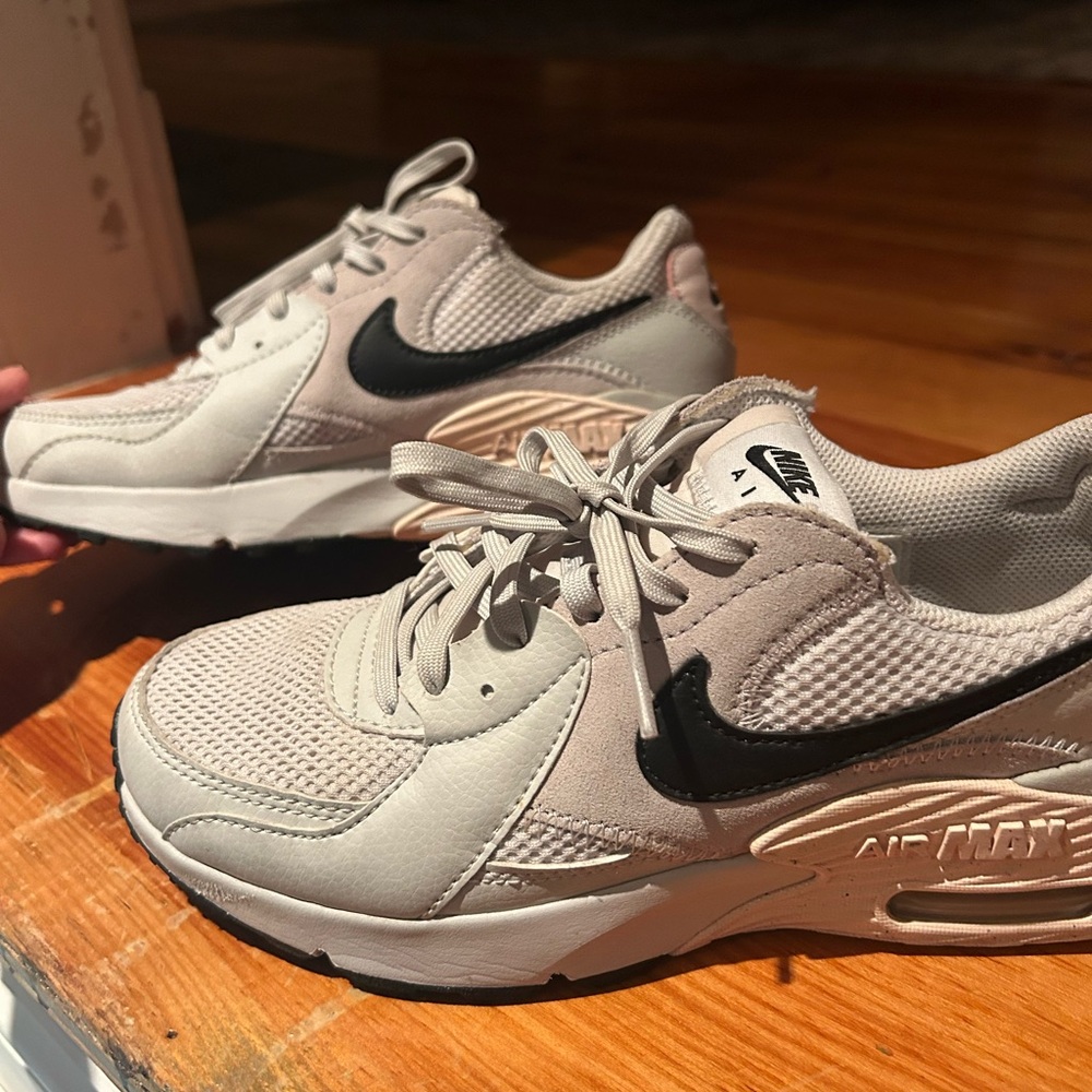 Nike Sneakers in White and Gray